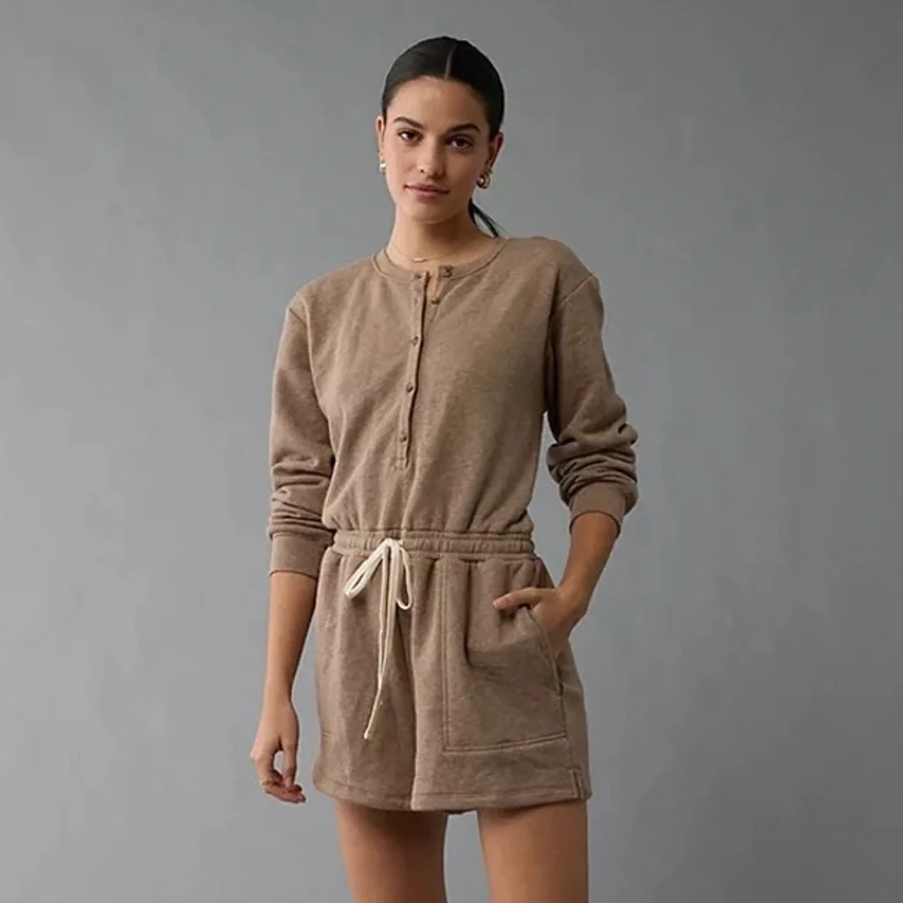 American Eagle Tan Henley Button Drawstring Waist Romper Pockets Size XL